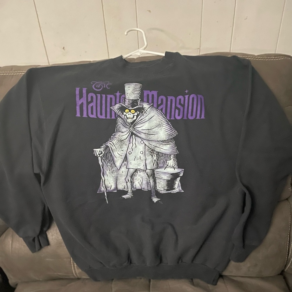 Pre Loved Disney Parks Haunted Mansion Hatbox Ghost Sweatshirt